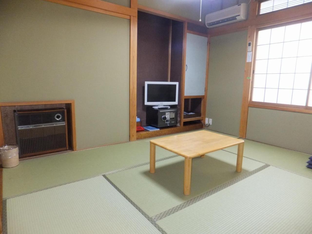 Minshuku Iwatakan Takayama  Exterior photo