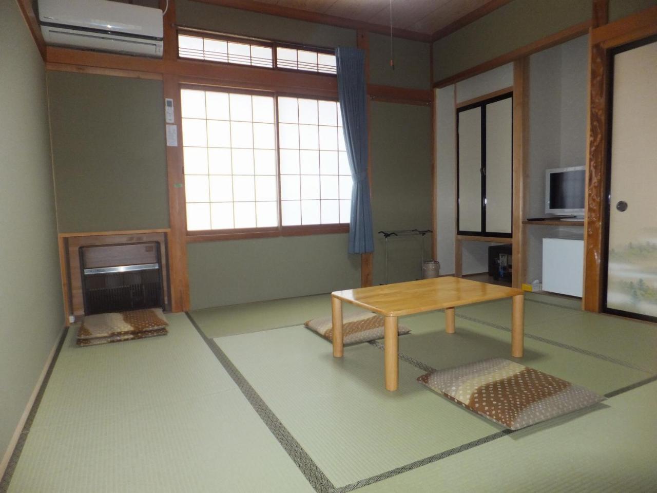 Minshuku Iwatakan Takayama  Exterior photo